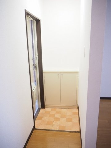 ガーデンヒルズの玄関