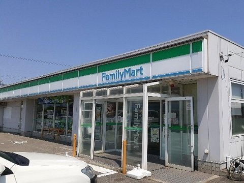 ガーデンヒルズの周辺|ファミリーマート富山羽根店まで900m