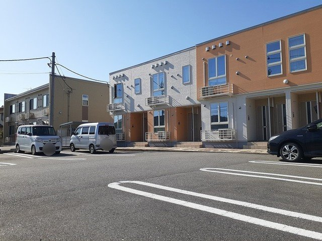 ドゥ・ステージアⅢの駐車場