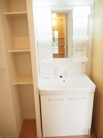 アヴァン婦中の洗面所