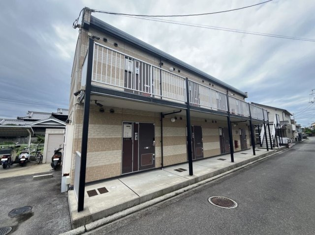 レオパレスラ　プランタンの外観