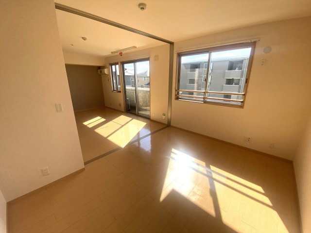 リビングタウン西条東　Ａ棟の子供部屋