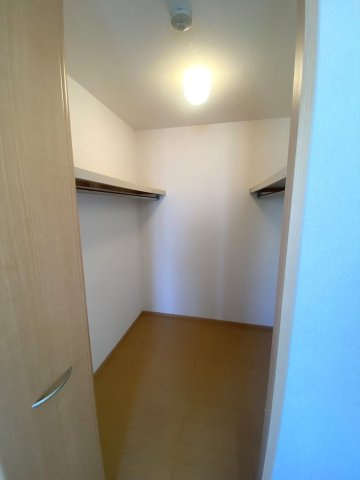 リビングタウン西条東　Ａ棟の収納