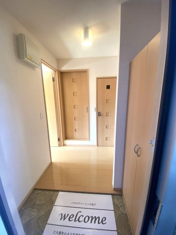 リビングタウン西条東　Ａ棟の玄関