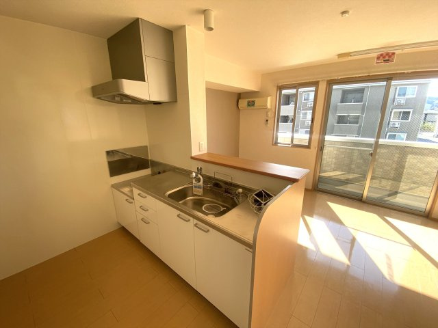 リビングタウン西条東　Ａ棟のキッチン