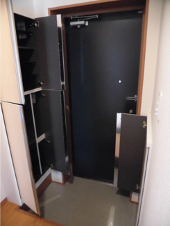 【玄関】 | グランコンフォール武蔵新城