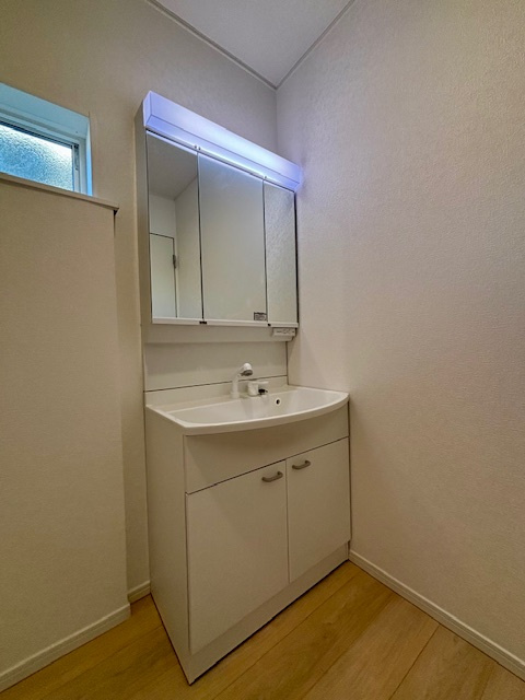 小郡市寺福童の新築一戸建の独立洗面台