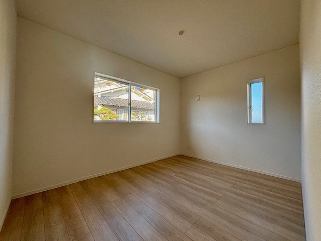 小郡市寺福童の新築一戸建の洋室