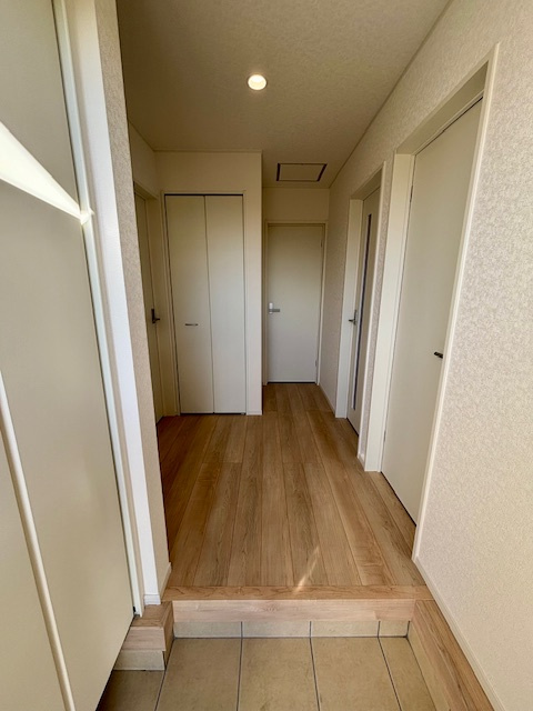 小郡市寺福童の新築一戸建の玄関