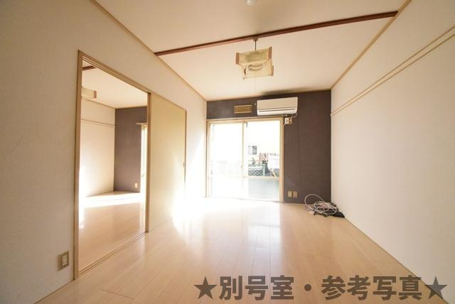 ロイヤルハイツ磯子の居間・リビング