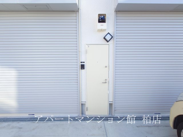 Ｗａｌｅａ　ｈａｌｅ　南増尾の玄関