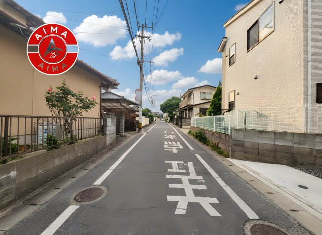 春日市下白水北5丁目第1-1棟（1号棟）の前面道路含む現地写真|前面道路は閑静な住宅地をはしる車通りの少ない道路。お車の出し入れが苦手なママや小さなお子様にも安心ですね。しっかり舗装もされているので、ベビーカーや自転車で通っても快適に通行できます。
