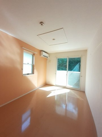 フォルムＭモデナ　Ⅲの居間・リビング|こちらのリビングで趣味の時間をお楽しみください