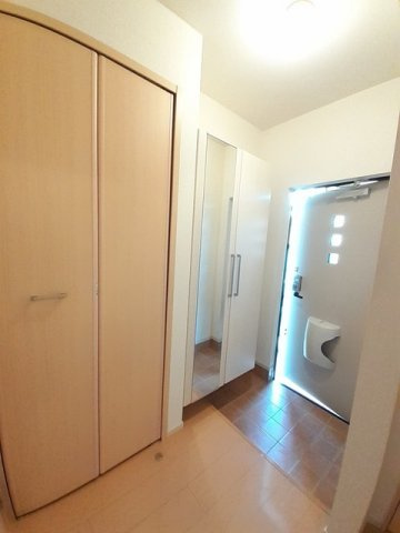 フォルムＭモデナ　Ⅲの玄関|ゆったりとした玄関です