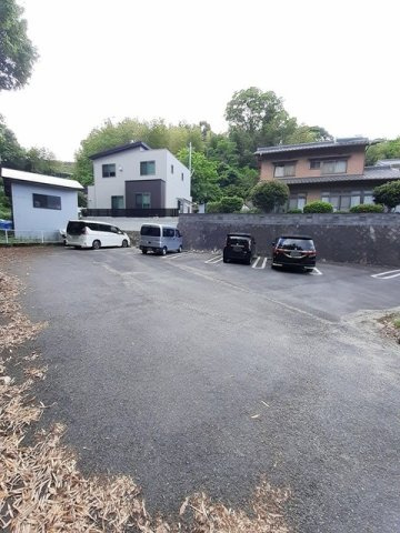 グリューンヴァルトＡの駐車場|駐車場があります