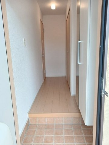 ウエストヒルズⅠの玄関|きれいな玄関です