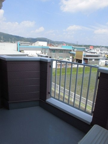 フレンドライトＡのバルコニー|広々としたバルコニーです