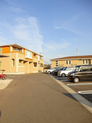 グランコリーヌ　Ⅰの駐車場|駐車場があるので、車を買う予定の方も安心です