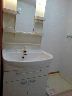 プラシード　カーサの洗面所|ゆったりとスペースのある洗面所