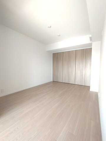 尼崎久々知ハウスの洋室