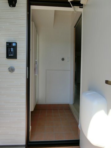 アースメゾンの玄関