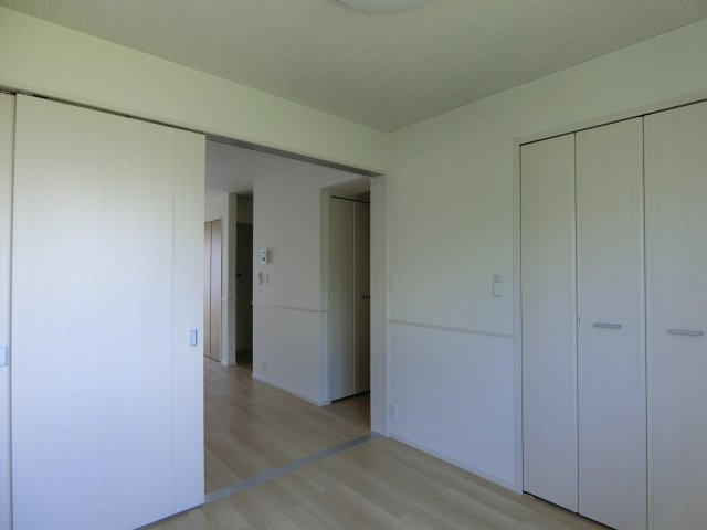 アースメゾンの洋室