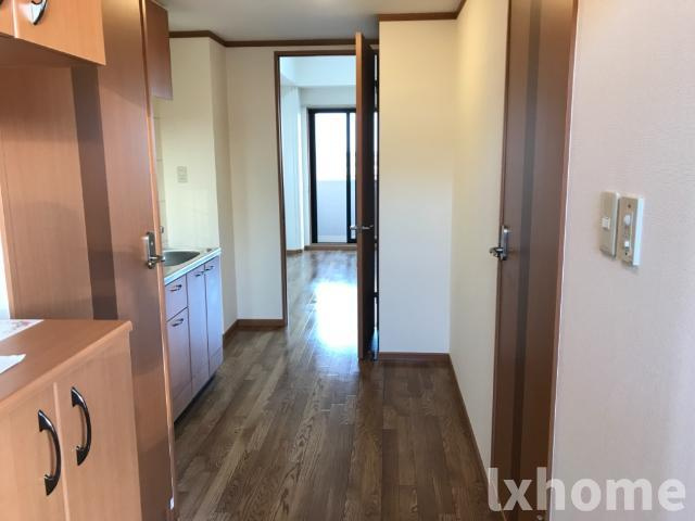 ラディアントの内装|明るい色調の室内です