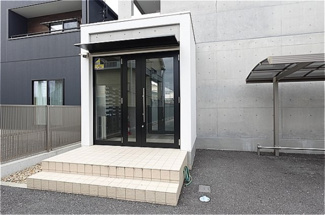 【エントランス】 | シーズンコートフェミーナ