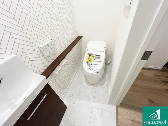 神戸市西区竜が岡　新築一戸建てのトイレ|1・2階の2ヶ所にあるので、朝の忙しい時間の順番待ちもなく、深夜の利用にも大変便利です。