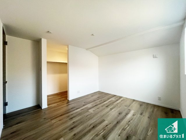 神戸市西区竜が岡　新築一戸建ての洋室|シンプルな洋室は、自分好みのインテリアが楽しめます♪ご家族とインテリアや家具を選びに行くのは新築購入時の醍醐味の一つです。ぜひお楽しみください♪