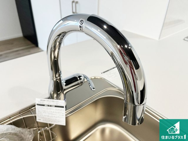 神戸市西区竜が岡　新築一戸建ての設備|浄水器を内蔵！炊飯時、お茶を作る時に安心してお水を使えます！お湯と冷水、浄水と原水、シャワーの切替えもワンタッチです！