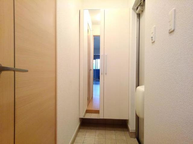 シュヴァル・マランの玄関