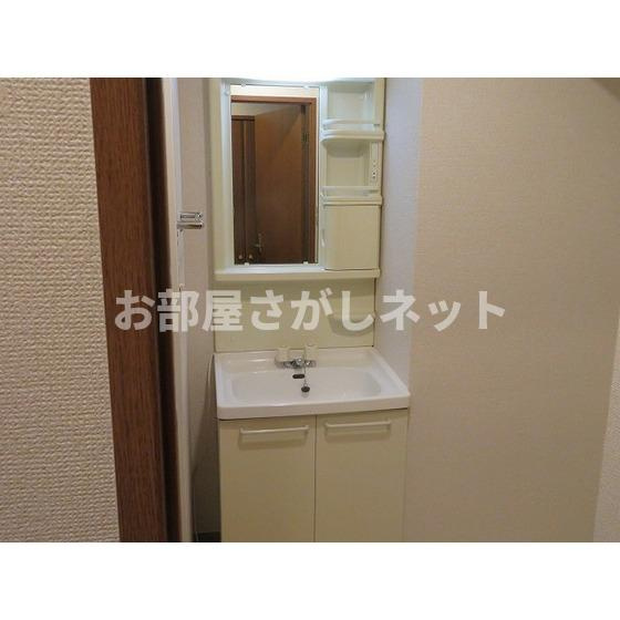 ＹＡＹＯＩ　ＣＯＵＲＴの洗面所|独立洗面台