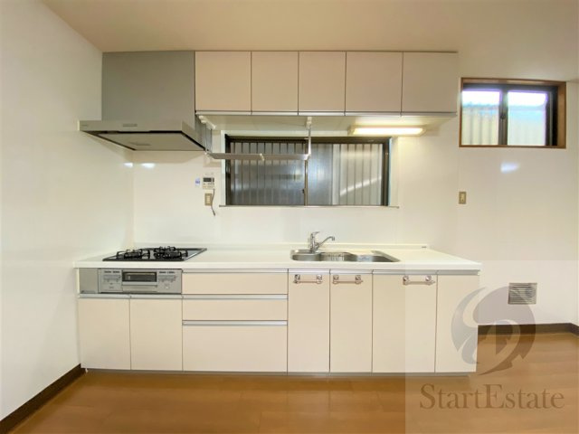 【キッチン】 | 阿倍野区天王寺町北3丁目 貸家 | きれいなキッチンです