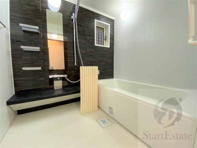 【浴室】 | 阿倍野区天王寺町北3丁目 貸家 | 落ち着いた空間のお風呂です