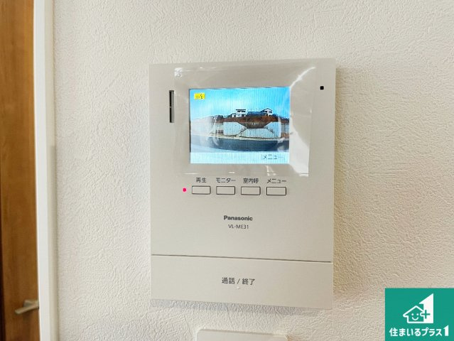 神戸市北区山の街　新築一戸建ての防犯設備|カラーモニターインターホン！声だけでなく来訪者の姿や顔がモニターで確認できるので、小さなお子様がいらっしゃるご家庭でも安心できます！