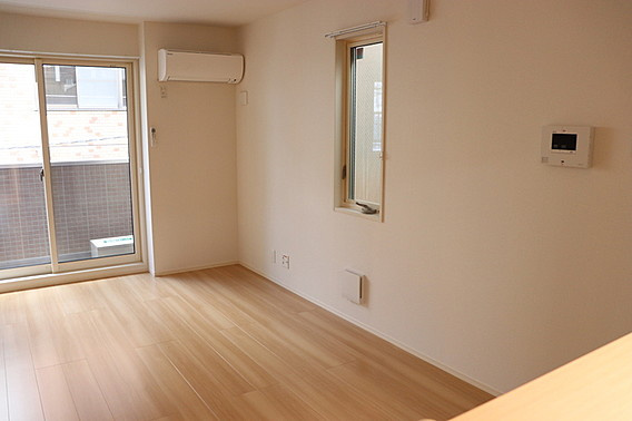 キャッスル上野の居間・リビング