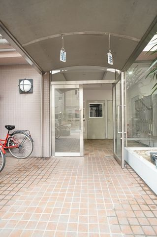 ウイングス・ハイ亀戸のエントランス