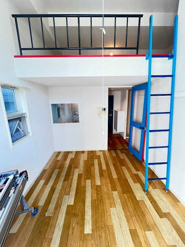 スパンキーギャレットの居間・リビング