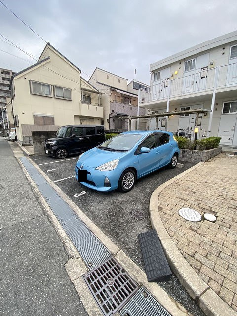 レオパレスMarutakaの駐車場