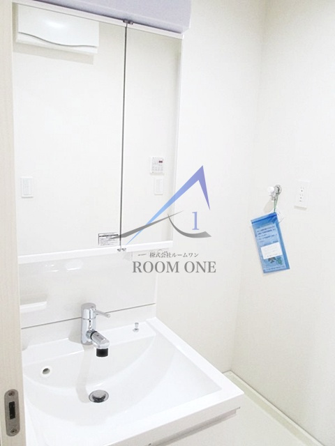 HiroレジデンスＭの洗面所|独立洗面台です。