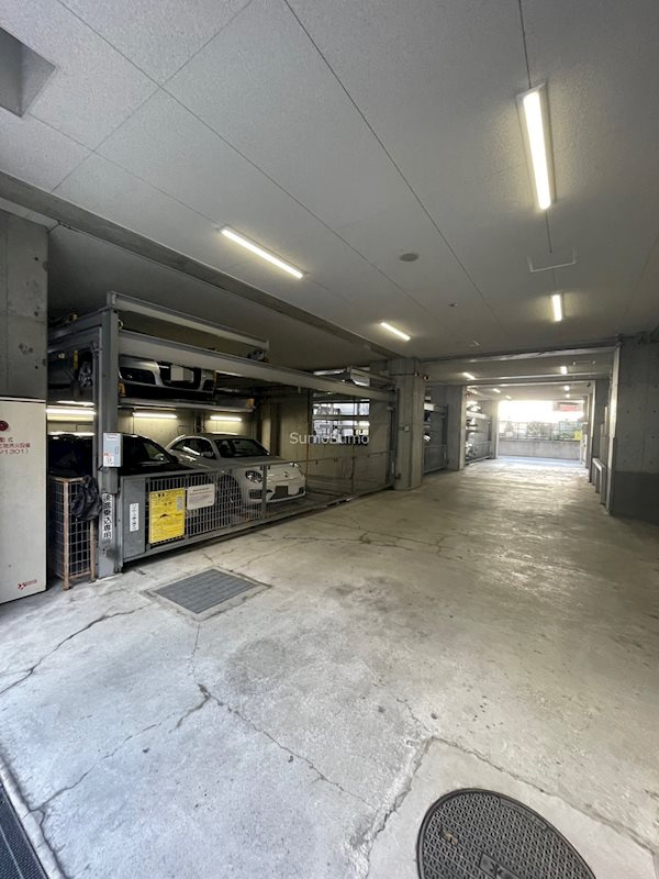 プライムアーバン堺筋本町の駐車場