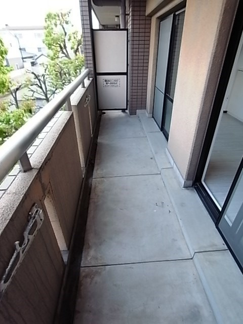 ジュエルコート甲子園口Ⅱのバルコニー