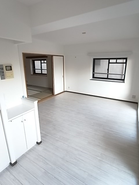 ジュエルコート甲子園口Ⅱの居間・リビング