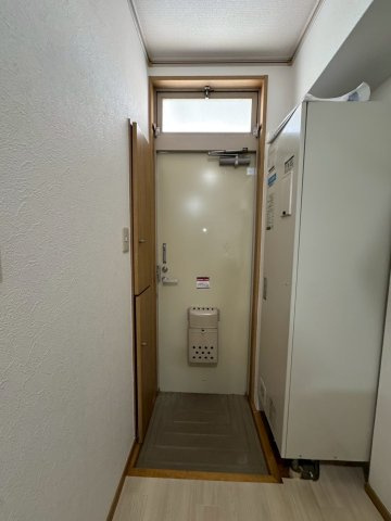エステートピアⅡの玄関