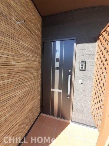 グラン・シャリオの玄関|当社、チルホームのHPもご覧ください(^^)/物件情報多数♪