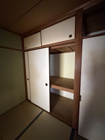 観音山ハイツ東棟の収納