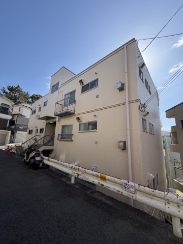 観音山ハイツ東棟の外観