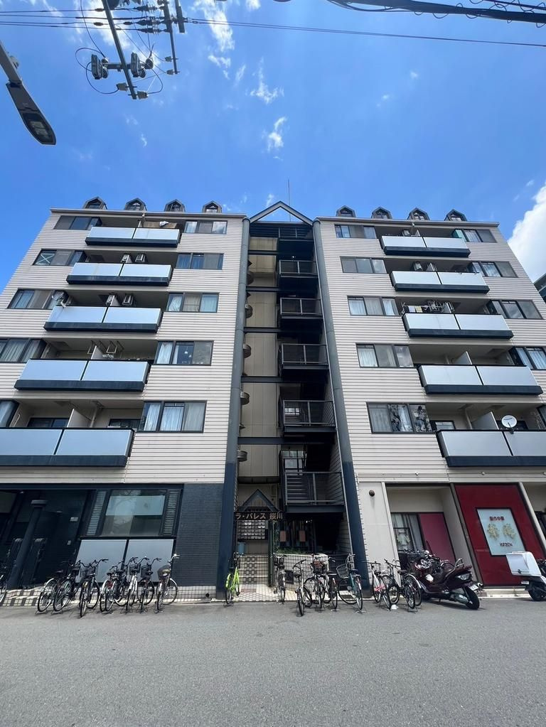 ラ・パレス桜川の外観