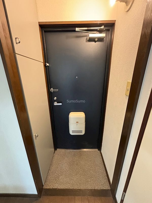 ラ・パレス桜川の玄関